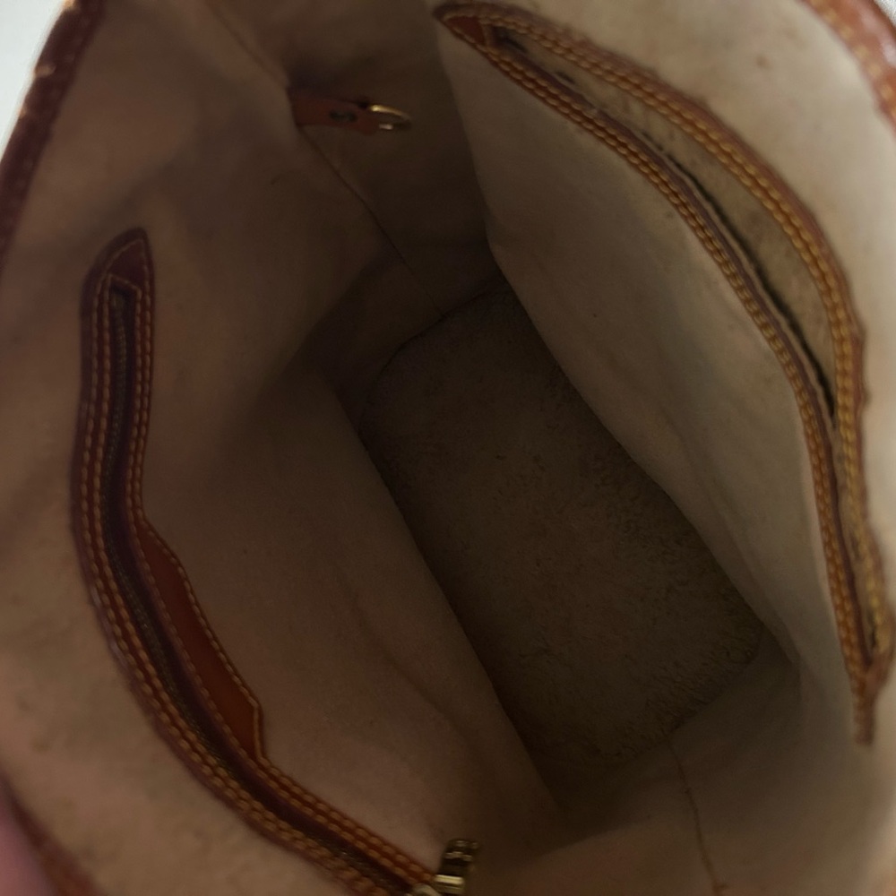 Louis Vuitton Bucket Bag with Leather Straps - Picture 4 of 10